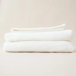Online Kyte Baby Fitted Sheet with Pillowcases in Cloud