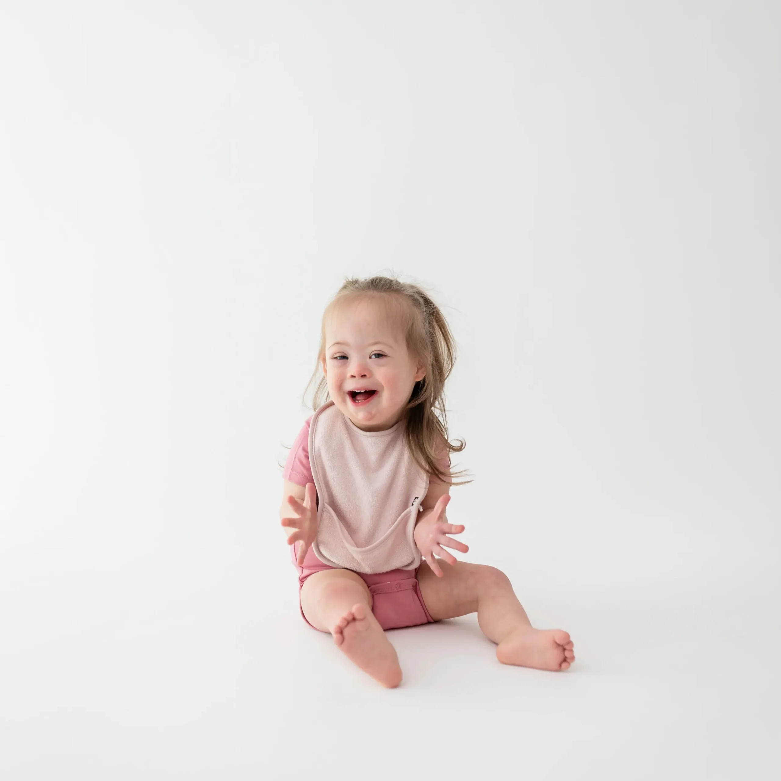 Outlet Kyte Baby Terry Pocket Bib in Blush