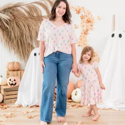 Hot Kyte Baby Women's Relaxed Fit V-Neck in Pastel Ghost