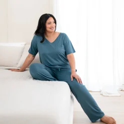 Best Kyte Baby Women’s Relaxed Fit V-Neck in Atlantic