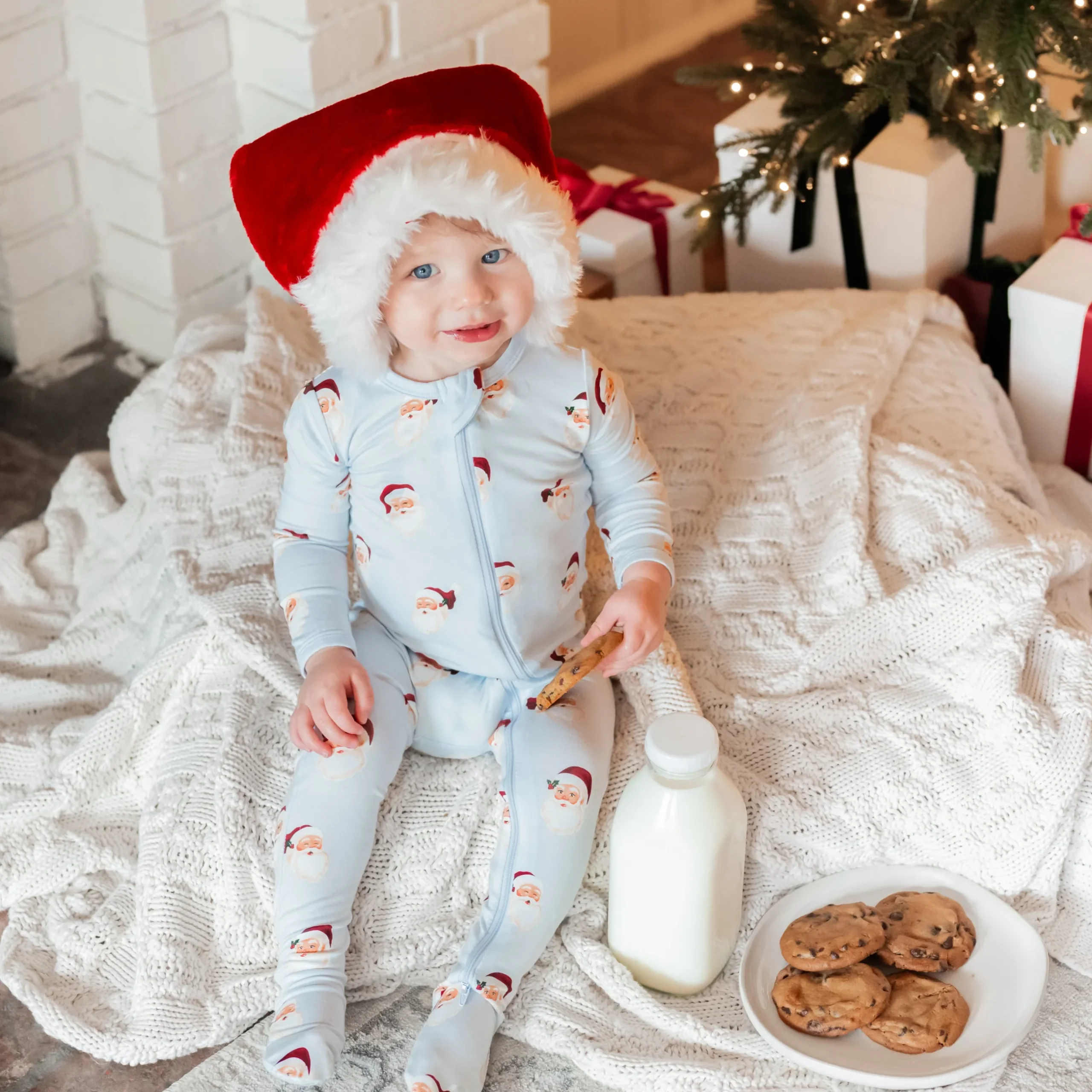 Discount Kyte Baby Zippered Footie in Vintage Santa