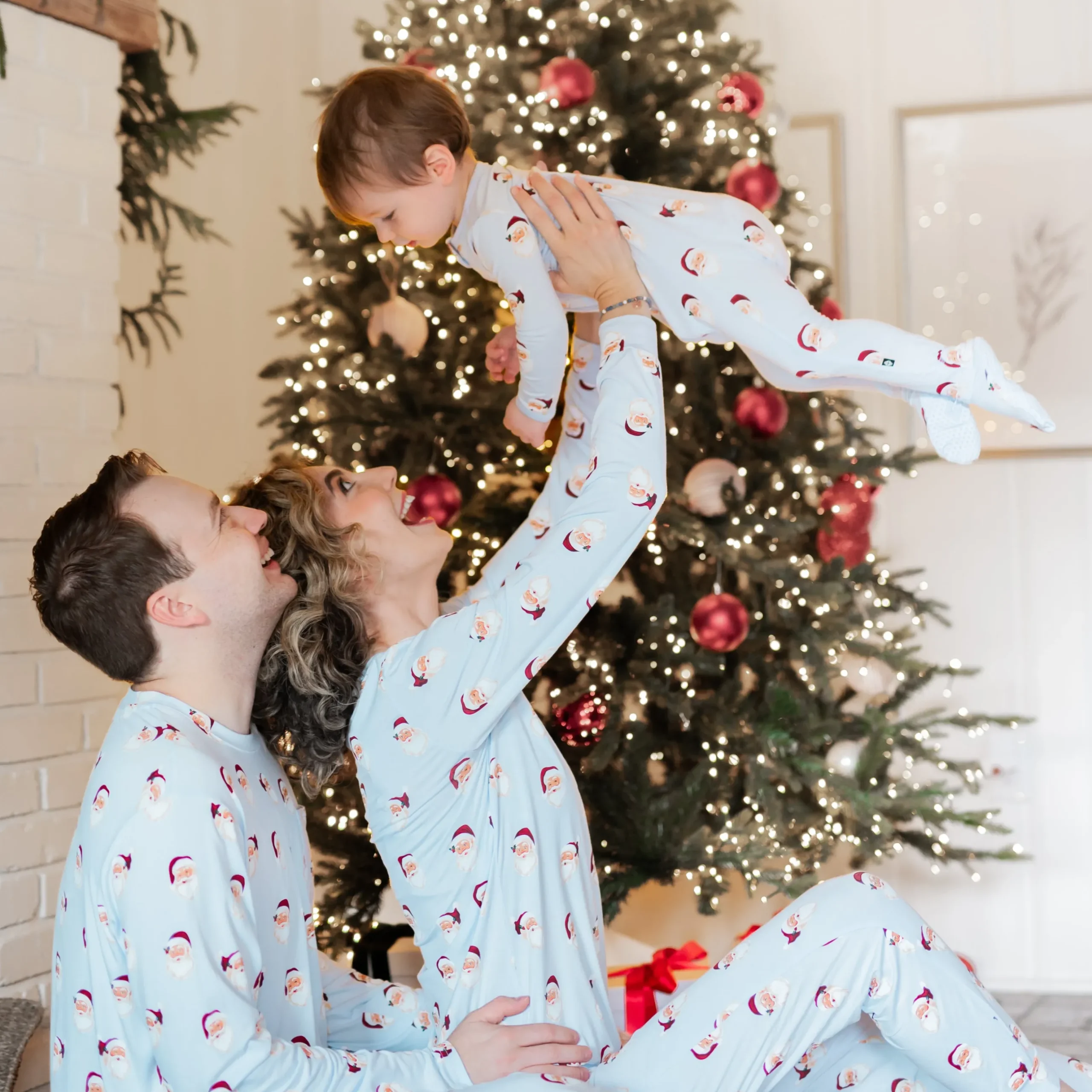 Discount Kyte Baby Zippered Footie in Vintage Santa